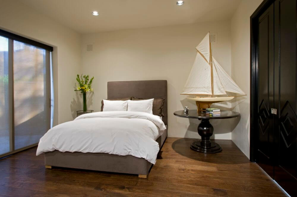 How To Avoid Bed Bugs in Hotels